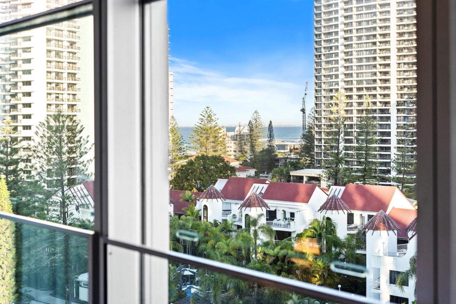 Surfers Paradise Family Retreat Apartment